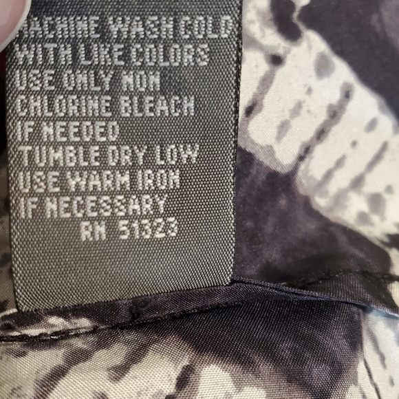 Kenneth Cole Reaction Silk Geometric Peasant Blouse - Picture 8 of 8